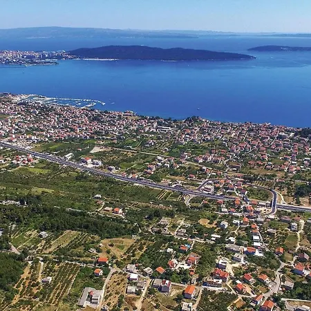 Cozy In Kastel Kambelovac With Wifi Apartment Kastela