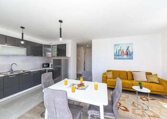 Awesome In Kastel Kambelovac * Kaštela